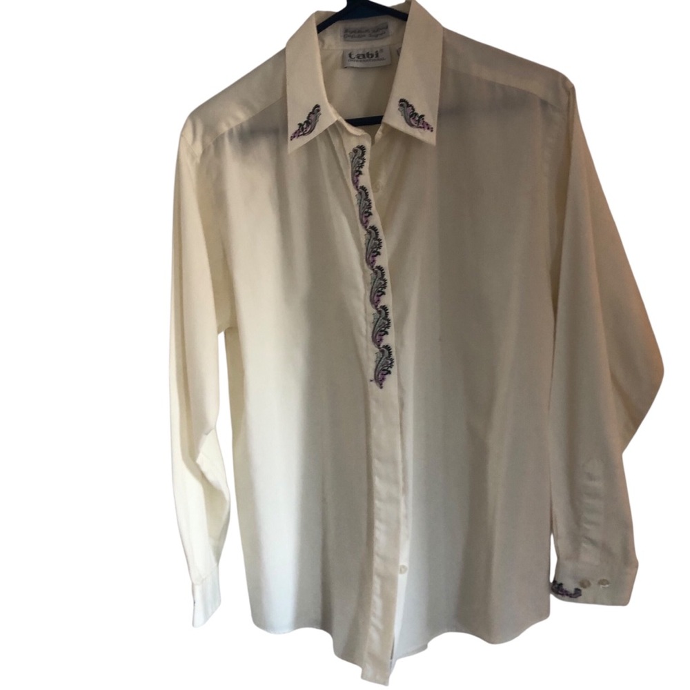 VTG embroidered cream collared long sleeve button up single needle tailoring